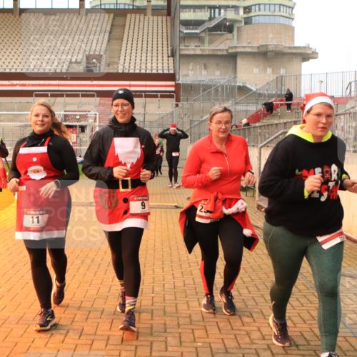 08.12.2024 - St. Pauli X-Mass-Run No. 14 Kathrin Stürmer Photography http://msf.ph/oto/7525179 08.12.2024 10:07:23 Ziel 9, 11, 83, 580, 1092, 1152, 1153, 1274, 1297, 1685, 1867, 2350, 2501, 2504, 2505, 3010, 3012 meine-sportfotos.de
