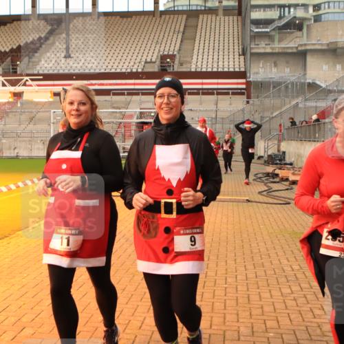 08.12.2024 - St. Pauli X-Mass-Run No. 14 Kathrin Stürmer Photography http://msf.ph/oto/7525182 08.12.2024 10:07:23 Ziel 9, 11, 83, 580, 1092, 1152, 1153, 1274, 1297, 1685, 1867, 2350, 2501, 2504, 2505, 3010, 3012 meine-sportfotos.de