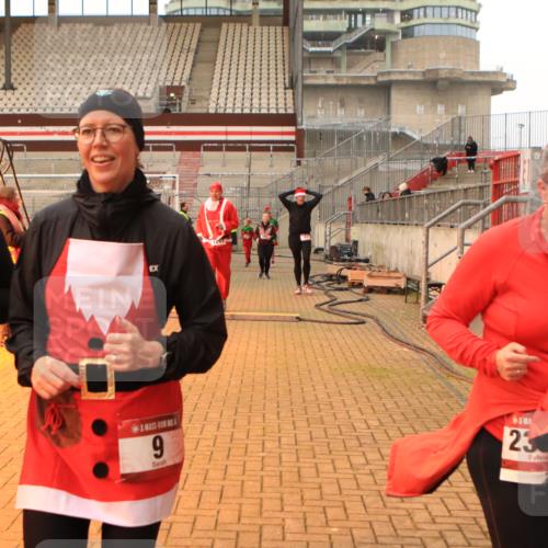 08.12.2024 - St. Pauli X-Mass-Run No. 14 Kathrin Stürmer Photography http://msf.ph/oto/7525184 08.12.2024 10:07:24 Ziel 9, 11, 83, 580, 1092, 1152, 1153, 1274, 1297, 1685, 1867, 2350, 2501, 2504, 2505, 3010, 3012 meine-sportfotos.de