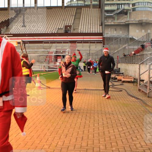 08.12.2024 - St. Pauli X-Mass-Run No. 14 Kathrin Stürmer Photography http://msf.ph/oto/7525194 08.12.2024 10:07:30 Ziel 9, 11, 83, 580, 1297, 1685, 1867, 2350, 2501, 2504, 2505, 2587, 2716, 2968, 2969, 3010, 3012 meine-sportfotos.de
