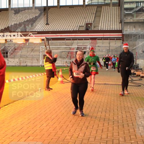 08.12.2024 - St. Pauli X-Mass-Run No. 14 Kathrin Stürmer Photography http://msf.ph/oto/7525197 08.12.2024 10:07:30 Ziel 9, 11, 83, 580, 1297, 1685, 1867, 2350, 2501, 2504, 2505, 2587, 2716, 2968, 2969, 3010, 3012 meine-sportfotos.de