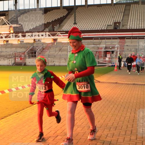 08.12.2024 - St. Pauli X-Mass-Run No. 14 Kathrin Stürmer Photography http://msf.ph/oto/7525201 08.12.2024 10:07:33 Ziel 83, 309, 328, 580, 1297, 1390, 2587, 2716, 2968, 2969, 3010, 3012 meine-sportfotos.de