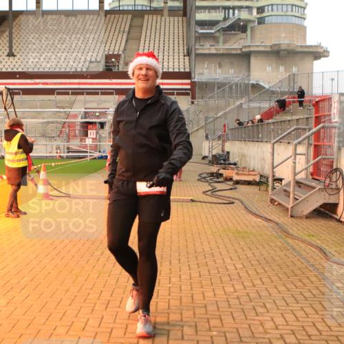 08.12.2024 - St. Pauli X-Mass-Run No. 14 Kathrin Stürmer Photography http://msf.ph/oto/7525207 08.12.2024 10:07:35 Ziel 83, 309, 328, 580, 1297, 1390, 2587, 2716, 2968, 2969, 3010, 3012 meine-sportfotos.de