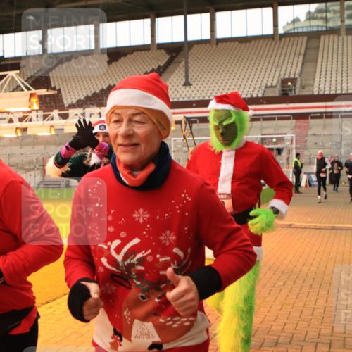 08.12.2024 - St. Pauli X-Mass-Run No. 14 Kathrin Stürmer Photography http://msf.ph/oto/7525218 08.12.2024 10:07:42 Ziel 309, 328, 1048, 1058, 1390, 2587, 2716, 2945, 2961, 2964, 2968, 2969, 3010, 3012 meine-sportfotos.de