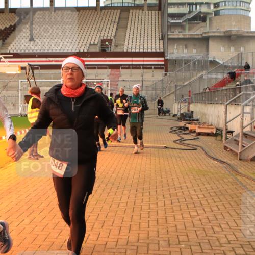 08.12.2024 - St. Pauli X-Mass-Run No. 14 Kathrin Stürmer Photography http://msf.ph/oto/7525227 08.12.2024 10:07:48 Ziel 309, 328, 690, 1048, 1058, 1390, 2587, 2716, 2945, 2961, 2964, 2968, 2969 meine-sportfotos.de