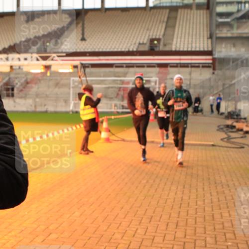 08.12.2024 - St. Pauli X-Mass-Run No. 14 Kathrin Stürmer Photography http://msf.ph/oto/7525230 08.12.2024 10:07:49 Ziel 309, 328, 690, 1048, 1058, 1390, 2587, 2716, 2945, 2961, 2964, 2968 meine-sportfotos.de
