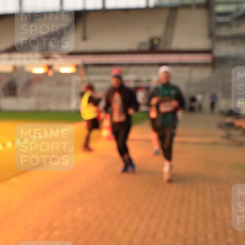 08.12.2024 - St. Pauli X-Mass-Run No. 14 Kathrin Stürmer Photography http://msf.ph/oto/7525233 08.12.2024 10:07:50 Ziel 309, 328, 690, 1048, 1058, 1390, 2587, 2716, 2945, 2961, 2964 meine-sportfotos.de