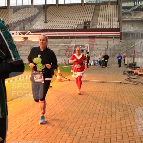 08.12.2024 - St. Pauli X-Mass-Run No. 14 Kathrin Stürmer Photography http://msf.ph/oto/7525238 08.12.2024 10:07:52 Ziel 690, 997, 1026, 1048, 1058, 2753, 2945, 2961, 2964 meine-sportfotos.de