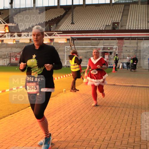 08.12.2024 - St. Pauli X-Mass-Run No. 14 Kathrin Stürmer Photography http://msf.ph/oto/7525240 08.12.2024 10:07:52 Ziel 690, 997, 1026, 1048, 1058, 2753, 2945, 2961, 2964 meine-sportfotos.de