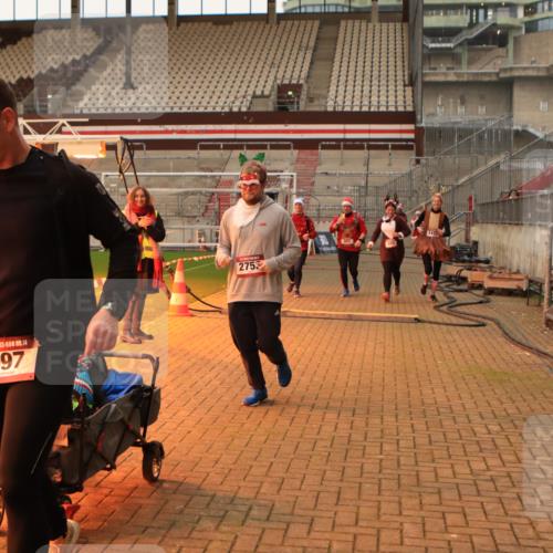 08.12.2024 - St. Pauli X-Mass-Run No. 14 Kathrin Stürmer Photography http://msf.ph/oto/7525247 08.12.2024 10:08:02 Ziel 292, 301, 485, 690, 997, 1026, 1423, 2753, 2945 meine-sportfotos.de