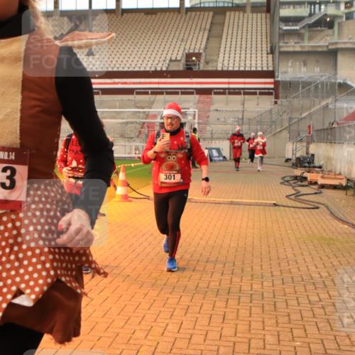 08.12.2024 - St. Pauli X-Mass-Run No. 14 Kathrin Stürmer Photography http://msf.ph/oto/7525259 08.12.2024 10:08:06 Ziel 292, 301, 485, 997, 1026, 1310, 1423, 1952, 1961, 2753 meine-sportfotos.de