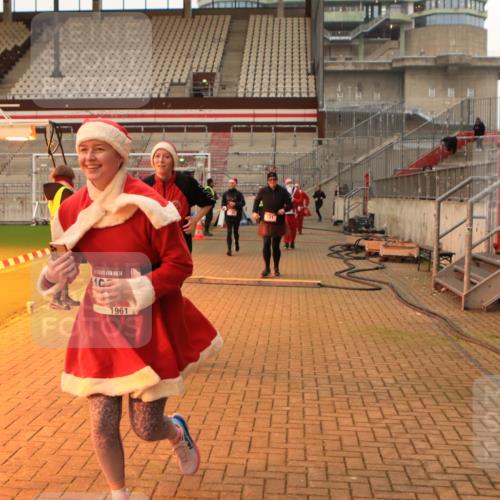 08.12.2024 - St. Pauli X-Mass-Run No. 14 Kathrin Stürmer Photography http://msf.ph/oto/7525276 08.12.2024 10:08:15 Ziel 23, 292, 301, 485, 731, 1167, 1183, 1310, 1423, 1952, 1961 meine-sportfotos.de