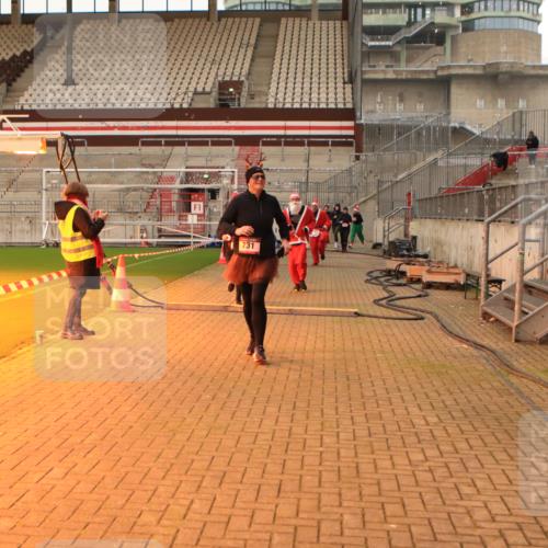 08.12.2024 - St. Pauli X-Mass-Run No. 14 Kathrin Stürmer Photography http://msf.ph/oto/7525285 08.12.2024 10:08:17 Ziel 23, 485, 731, 1167, 1183, 1310, 1952, 1961 meine-sportfotos.de