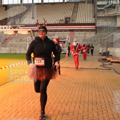 08.12.2024 - St. Pauli X-Mass-Run No. 14 Kathrin Stürmer Photography http://msf.ph/oto/7525289 08.12.2024 10:08:19 Ziel 23, 54, 136, 436, 449, 451, 731, 1167, 1183, 1310, 1952, 1961 meine-sportfotos.de