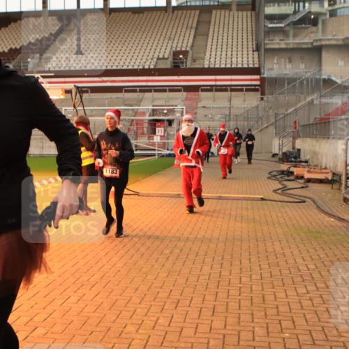 08.12.2024 - St. Pauli X-Mass-Run No. 14 Kathrin Stürmer Photography http://msf.ph/oto/7525292 08.12.2024 10:08:19 Ziel 23, 54, 136, 436, 449, 451, 731, 1167, 1183, 1310, 1952, 1961 meine-sportfotos.de