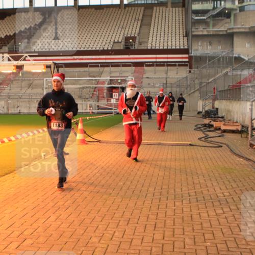 08.12.2024 - St. Pauli X-Mass-Run No. 14 Kathrin Stürmer Photography http://msf.ph/oto/7525294 08.12.2024 10:08:20 Ziel 23, 54, 136, 436, 449, 451, 731, 1167, 1183, 1310, 1952, 1961 meine-sportfotos.de