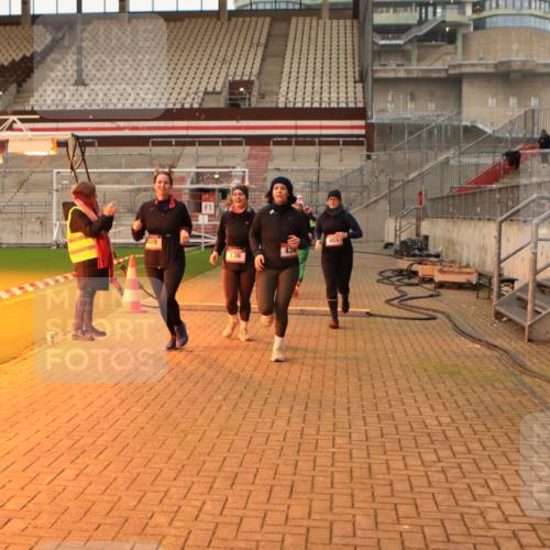08.12.2024 - St. Pauli X-Mass-Run No. 14 Kathrin Stürmer Photography http://msf.ph/oto/7525298 08.12.2024 10:08:25 Ziel 23, 54, 136, 436, 449, 451, 731, 1167, 1183, 1310 meine-sportfotos.de