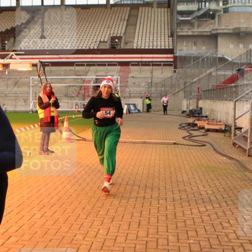 08.12.2024 - St. Pauli X-Mass-Run No. 14 Kathrin Stürmer Photography http://msf.ph/oto/7525307 08.12.2024 10:08:29 Ziel 23, 54, 136, 436, 449, 451, 731, 930, 1167, 1183 meine-sportfotos.de