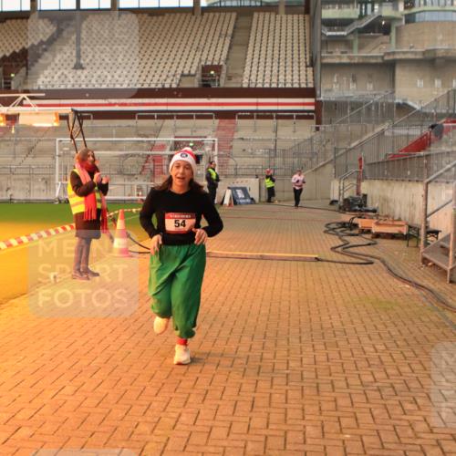 08.12.2024 - St. Pauli X-Mass-Run No. 14 Kathrin Stürmer Photography http://msf.ph/oto/7525308 08.12.2024 10:08:29 Ziel 23, 54, 136, 436, 449, 451, 731, 930, 1167, 1183 meine-sportfotos.de