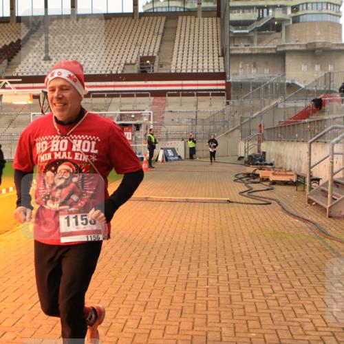08.12.2024 - St. Pauli X-Mass-Run No. 14 Kathrin Stürmer Photography http://msf.ph/oto/7525323 08.12.2024 10:08:44 Ziel 325, 930, 1156, 1159, 2205 meine-sportfotos.de