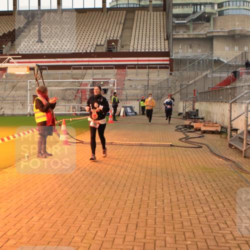 08.12.2024 - St. Pauli X-Mass-Run No. 14 Kathrin Stürmer Photography http://msf.ph/oto/7525327 08.12.2024 10:08:51 Ziel 325, 1156, 1159, 2205, 2749, 2752 meine-sportfotos.de