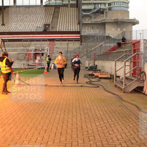 08.12.2024 - St. Pauli X-Mass-Run No. 14 Kathrin Stürmer Photography http://msf.ph/oto/7525338 08.12.2024 10:08:54 Ziel 325, 343, 891, 1156, 2749, 2752 meine-sportfotos.de