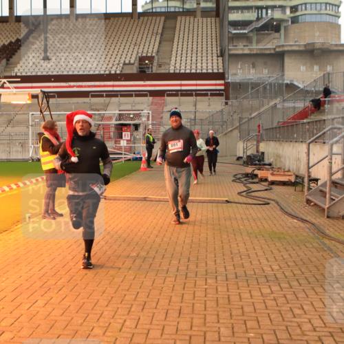 08.12.2024 - St. Pauli X-Mass-Run No. 14 Kathrin Stürmer Photography http://msf.ph/oto/7525367 08.12.2024 10:09:02 Ziel 12, 152, 325, 343, 891, 2749, 2752 meine-sportfotos.de