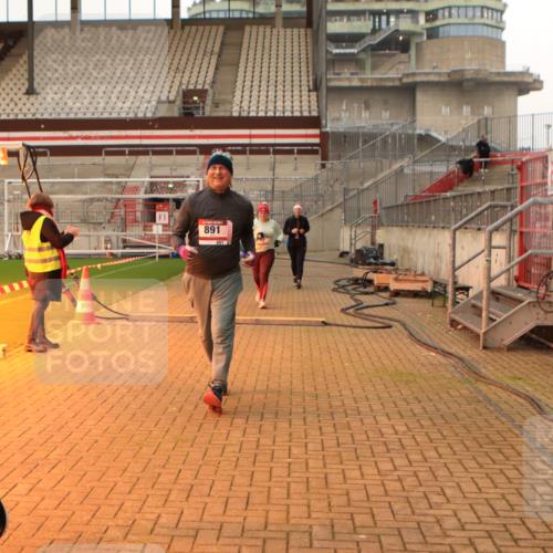 08.12.2024 - St. Pauli X-Mass-Run No. 14 Kathrin Stürmer Photography http://msf.ph/oto/7525372 08.12.2024 10:09:03 Ziel 12, 152, 325, 343, 891, 2749, 2752 meine-sportfotos.de
