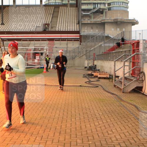 08.12.2024 - St. Pauli X-Mass-Run No. 14 Kathrin Stürmer Photography http://msf.ph/oto/7525391 08.12.2024 10:09:07 Ziel 12, 152, 343, 891, 2749, 2752 meine-sportfotos.de