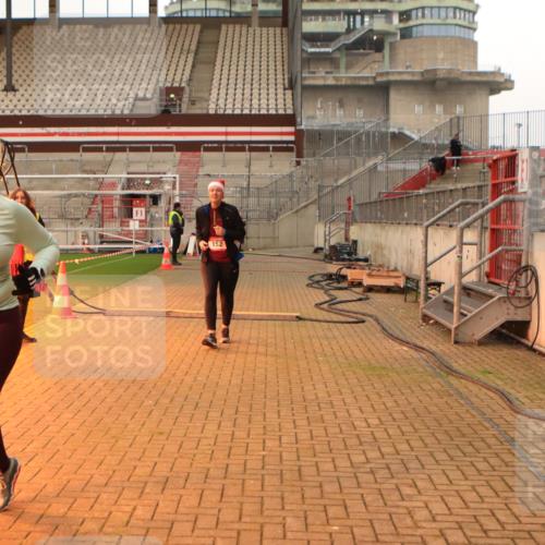 08.12.2024 - St. Pauli X-Mass-Run No. 14 Kathrin Stürmer Photography http://msf.ph/oto/7525393 08.12.2024 10:09:07 Ziel 12, 152, 343, 891, 2749, 2752 meine-sportfotos.de
