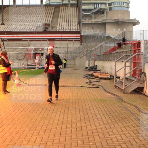 08.12.2024 - St. Pauli X-Mass-Run No. 14 Kathrin Stürmer Photography http://msf.ph/oto/7525397 08.12.2024 10:09:08 Ziel 12, 152, 343, 891, 2749, 2752 meine-sportfotos.de