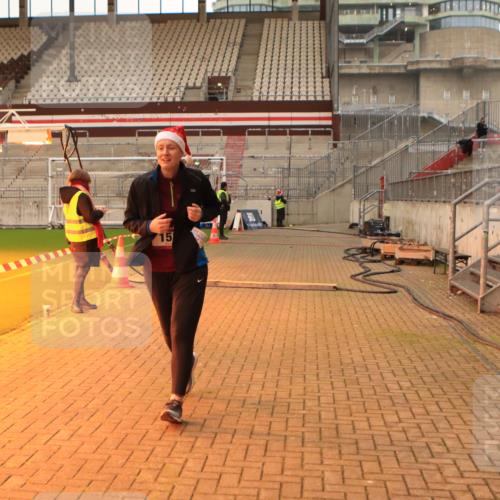 08.12.2024 - St. Pauli X-Mass-Run No. 14 Kathrin Stürmer Photography http://msf.ph/oto/7525403 08.12.2024 10:09:09 Ziel 12, 152, 343, 891 meine-sportfotos.de