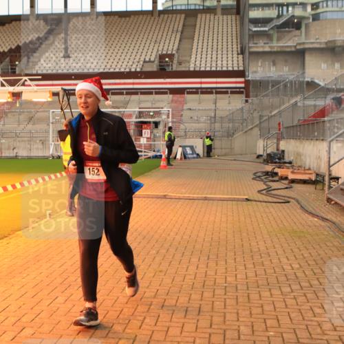 08.12.2024 - St. Pauli X-Mass-Run No. 14 Kathrin Stürmer Photography http://msf.ph/oto/7525405 08.12.2024 10:09:10 Ziel 12, 152, 343, 891 meine-sportfotos.de