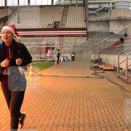 08.12.2024 - St. Pauli X-Mass-Run No. 14 Kathrin Stürmer Photography http://msf.ph/oto/7525407 08.12.2024 10:09:10 Ziel 12, 152, 343, 891 meine-sportfotos.de