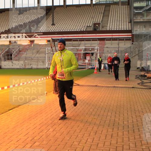 08.12.2024 - St. Pauli X-Mass-Run No. 14 Kathrin Stürmer Photography http://msf.ph/oto/7525460 08.12.2024 10:09:47 Ziel 290, 361, 882, 894, 1098, 1641, 1648, 1955, 1965, 3123 meine-sportfotos.de