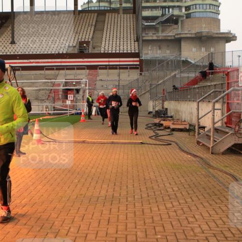 08.12.2024 - St. Pauli X-Mass-Run No. 14 Kathrin Stürmer Photography http://msf.ph/oto/7525462 08.12.2024 10:09:47 Ziel 290, 361, 882, 894, 1098, 1641, 1648, 1955, 1965, 3123 meine-sportfotos.de