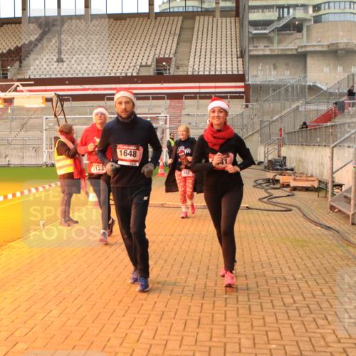 08.12.2024 - St. Pauli X-Mass-Run No. 14 Kathrin Stürmer Photography http://msf.ph/oto/7525478 08.12.2024 10:09:52 Ziel 290, 361, 882, 894, 1098, 1641, 1648, 1955, 1965, 3123 meine-sportfotos.de