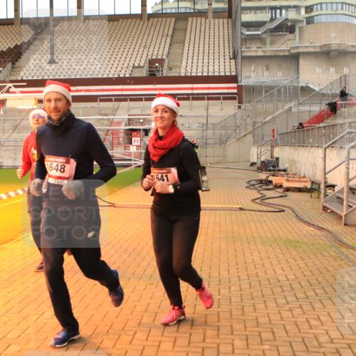 08.12.2024 - St. Pauli X-Mass-Run No. 14 Kathrin Stürmer Photography http://msf.ph/oto/7525481 08.12.2024 10:09:52 Ziel 290, 361, 882, 894, 1098, 1641, 1648, 1955, 1965, 3123 meine-sportfotos.de