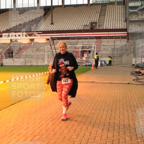 08.12.2024 - St. Pauli X-Mass-Run No. 14 Kathrin Stürmer Photography http://msf.ph/oto/7525491 08.12.2024 10:09:54 Ziel 882, 894, 1098, 1641, 1648, 1955, 1965, 3123 meine-sportfotos.de