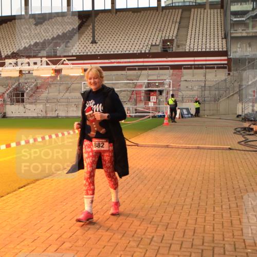 08.12.2024 - St. Pauli X-Mass-Run No. 14 Kathrin Stürmer Photography http://msf.ph/oto/7525492 08.12.2024 10:09:54 Ziel 882, 894, 1098, 1641, 1648, 1955, 1965, 3123 meine-sportfotos.de