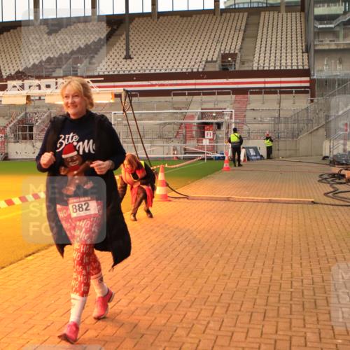 08.12.2024 - St. Pauli X-Mass-Run No. 14 Kathrin Stürmer Photography http://msf.ph/oto/7525494 08.12.2024 10:09:55 Ziel 882, 1098, 1641, 1648, 1955, 1965, 3123 meine-sportfotos.de
