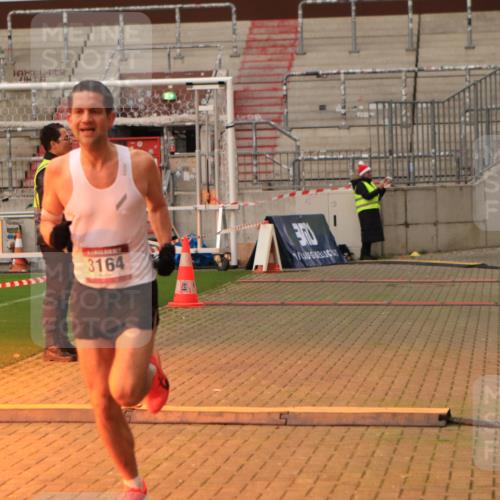 08.12.2024 - St. Pauli X-Mass-Run No. 14 Kathrin Stürmer Photography http://msf.ph/oto/7531873 08.12.2024 09:50:19 Ziel  meine-sportfotos.de