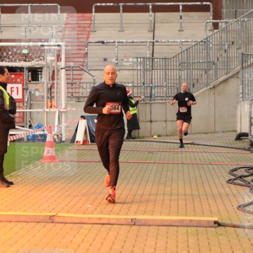 08.12.2024 - St. Pauli X-Mass-Run No. 14 Kathrin Stürmer Photography http://msf.ph/oto/7532079 08.12.2024 09:53:15 Ziel  meine-sportfotos.de