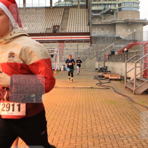 08.12.2024 - St. Pauli X-Mass-Run No. 14 Kathrin Stürmer Photography http://msf.ph/oto/7532098 08.12.2024 09:55:43 Ziel  meine-sportfotos.de