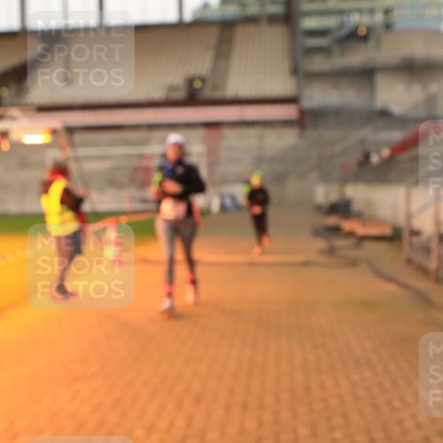 08.12.2024 - St. Pauli X-Mass-Run No. 14 Kathrin Stürmer Photography http://msf.ph/oto/7532296 08.12.2024 09:59:32 Ziel  meine-sportfotos.de