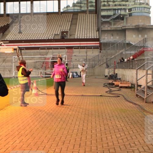 08.12.2024 - St. Pauli X-Mass-Run No. 14 Kathrin Stürmer Photography http://msf.ph/oto/7532569 08.12.2024 10:01:51 Ziel  meine-sportfotos.de