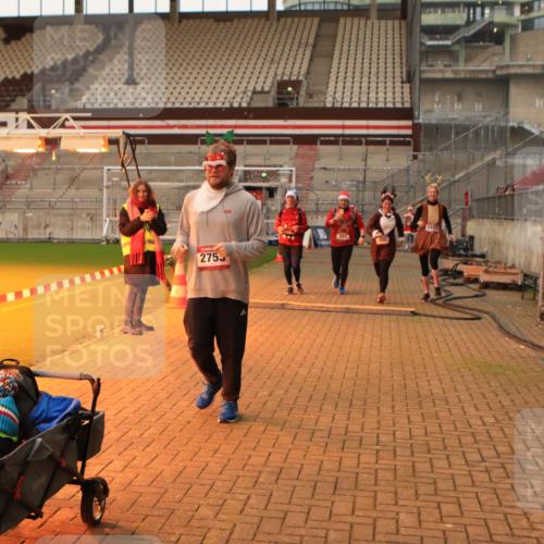 08.12.2024 - St. Pauli X-Mass-Run No. 14 Kathrin Stürmer Photography http://msf.ph/oto/7533959 08.12.2024 10:08:02 Ziel  meine-sportfotos.de