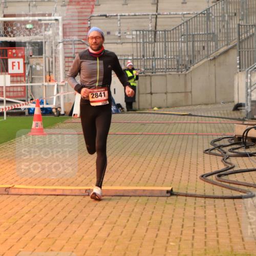 08.12.2024 - St. Pauli X-Mass-Run No. 14 Kathrin Stürmer Photography http://msf.ph/oto/7534688 08.12.2024 09:50:06 Ziel  meine-sportfotos.de