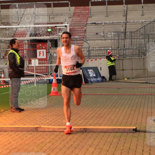 08.12.2024 - St. Pauli X-Mass-Run No. 14 Kathrin Stürmer Photography http://msf.ph/oto/7534694 08.12.2024 09:50:19 Ziel  meine-sportfotos.de