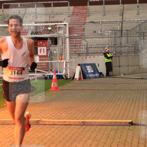 08.12.2024 - St. Pauli X-Mass-Run No. 14 Kathrin Stürmer Photography http://msf.ph/oto/7534699 08.12.2024 09:50:20 Ziel  meine-sportfotos.de